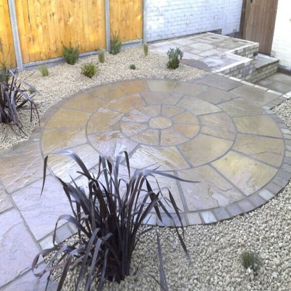 Raj Green Indian Sandstone Natural Circle Pack 2.7m With Squaring Off Kit