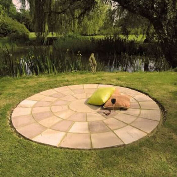 Rippon Rose Indian Sandstone NATURAL Circle Paving Slabs Pack 2.7m With Squaring Off Kit